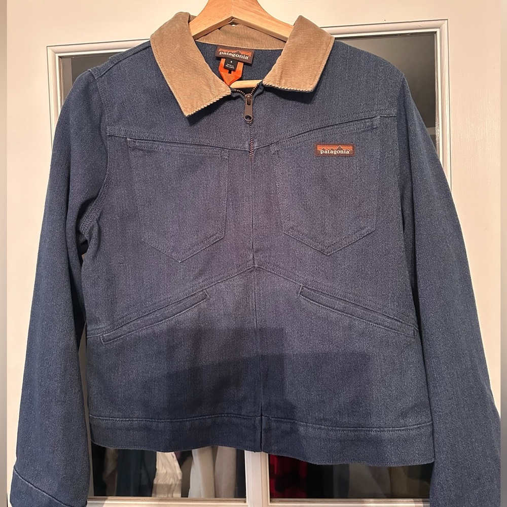 NWOT women’s Patagonia chore coat - SOLD OUT STYLE!